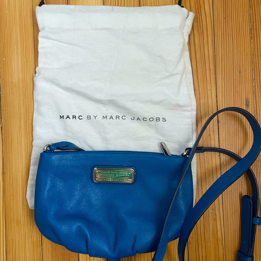 Marc Jacobs crossbody bright blue bag w/dust bag
